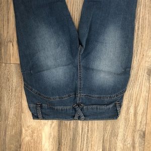 Stretchy flair jeans